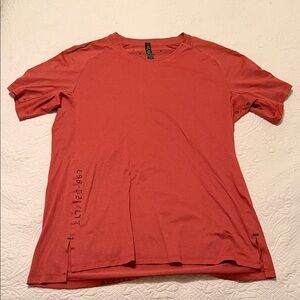 lululemon athletica Men's Short Sleeve Tee in Red